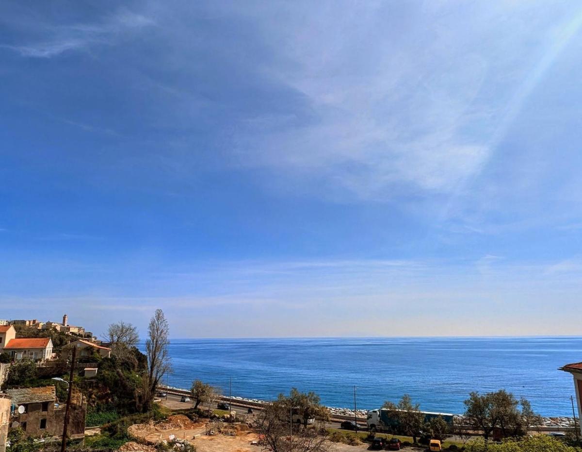 Familial - Vue Bastia (Corsica)